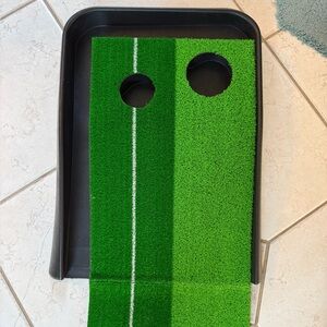 8’ Golf Putting Mat Green with Black Tray